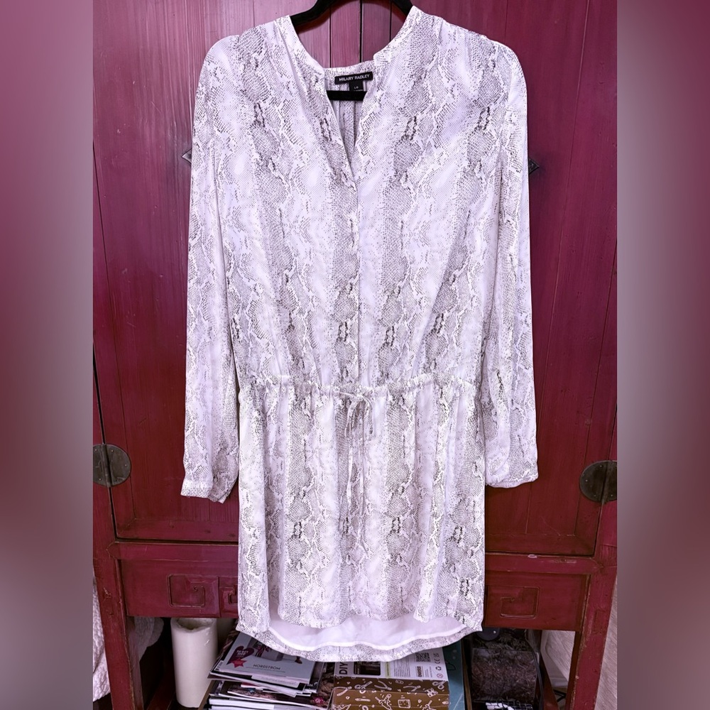 Hilary Radley Dress White and Light Gray Snake Print Drawstring Long Sleeves EUC